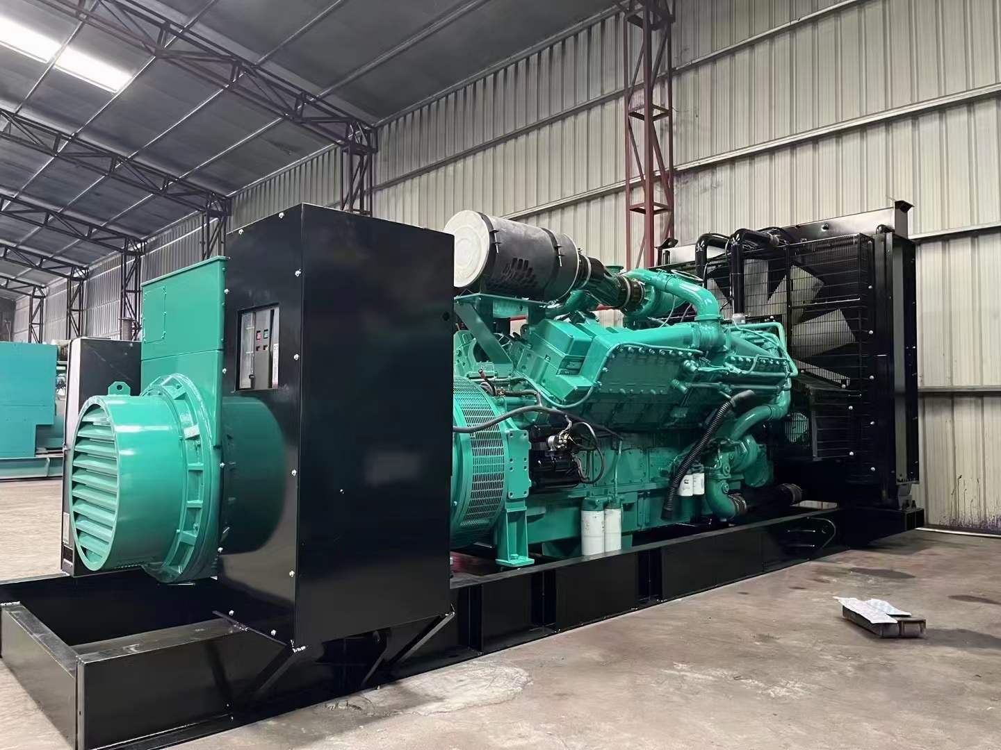 曲麻莱如何降低 800kW 柴油发电机输出电流的波动?